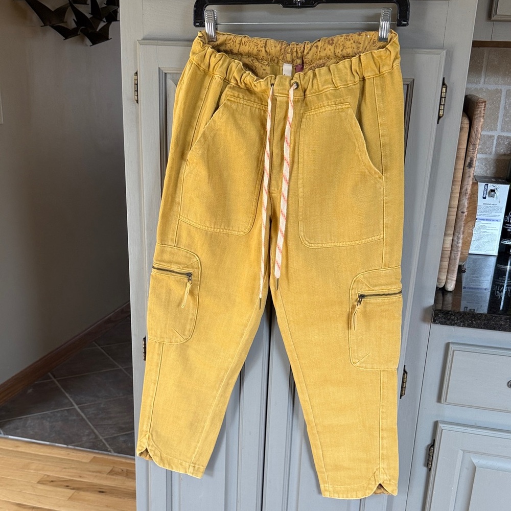 Pilcro Mustard Yellow Cropped Cargo Pants